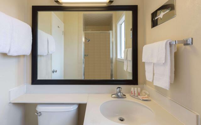 Travelodge by Wyndham Santa Rosa Wine Country