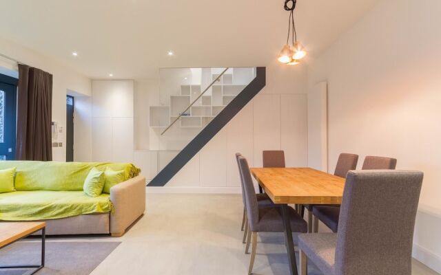 NEW 3 Double Bed House Ravenscourt Park Zone 2