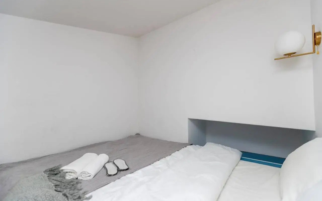 Luminous and stylish 2BR apt in the city center