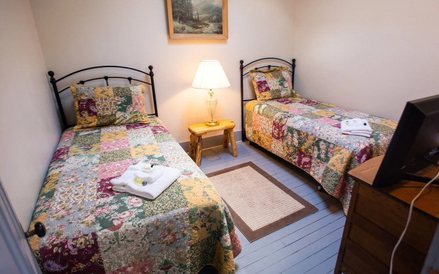 Victor Hotel