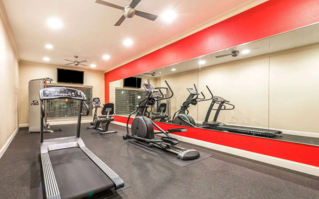 Ramada by Wyndham College Station