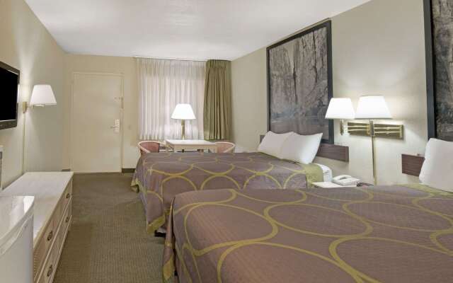 Super 8 by Wyndham El Paso Airport