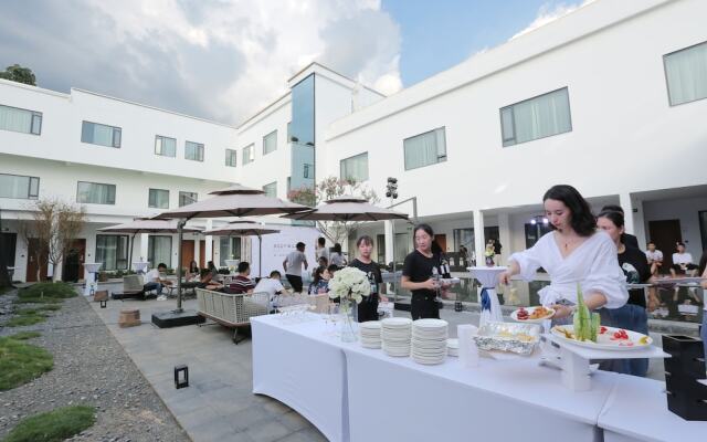 ShuZhongYi Travelling With hotel