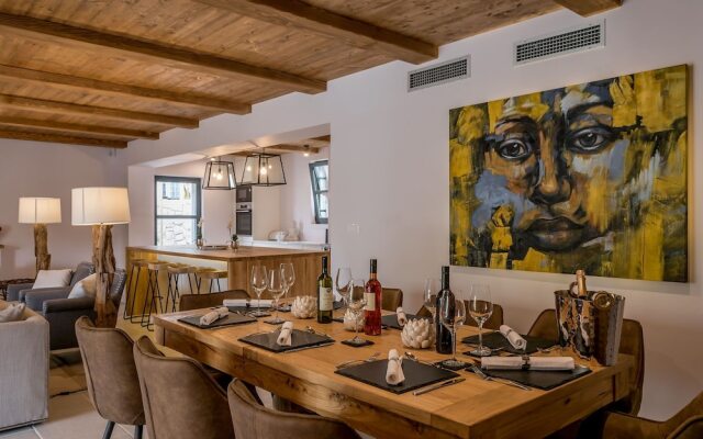 Beachfront Villa Feodora Grande