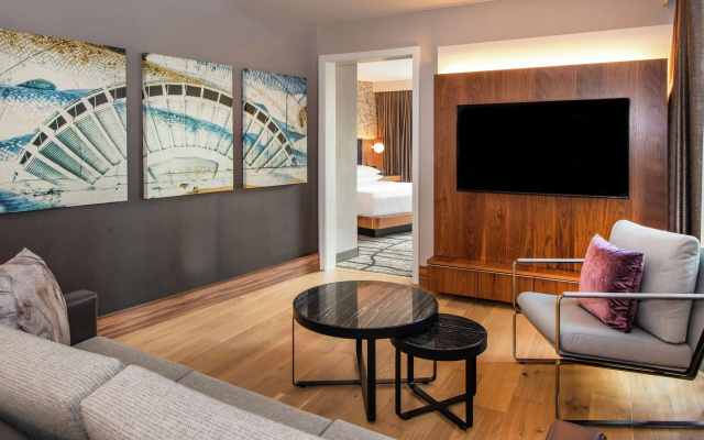 The Charter Hotel Seattle, Curio Collection by Hilton