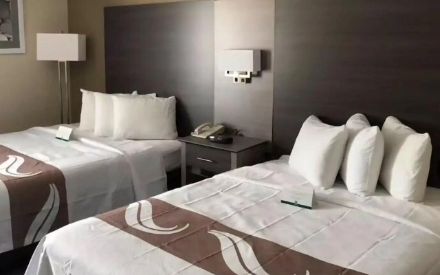 Quality Inn & Suites Roanoke - Fort Worth North