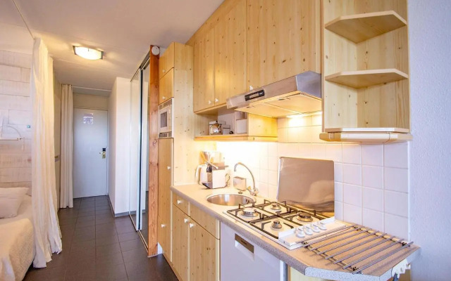 Apartment With Kitchen