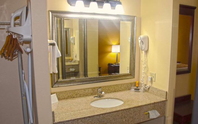 Americas Best Value Inn St. Robert