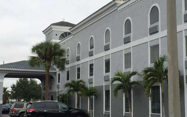 Ruskin Inn Hotel