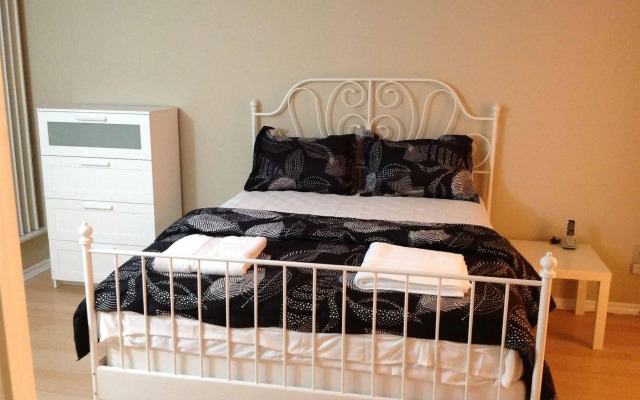 Oxford Furnished Apartments, Mississauga