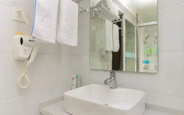 Liuan Haoting Express Hotel