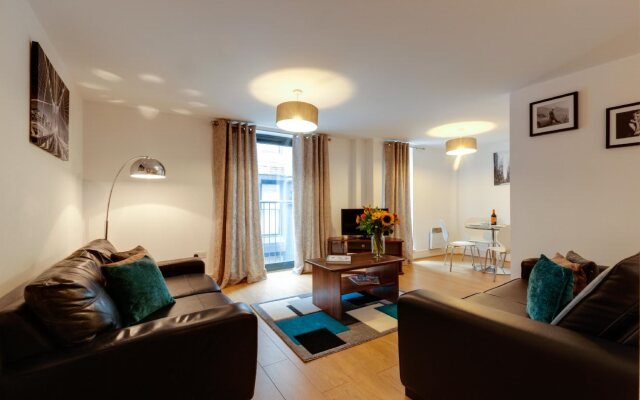 Base Serviced Apartments - Cumberland Apartments