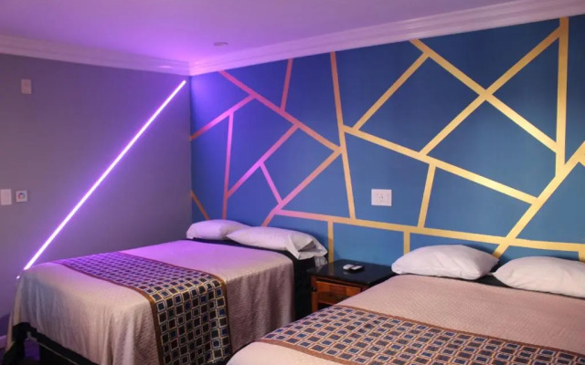 ERTH INN by AGA, Maywood