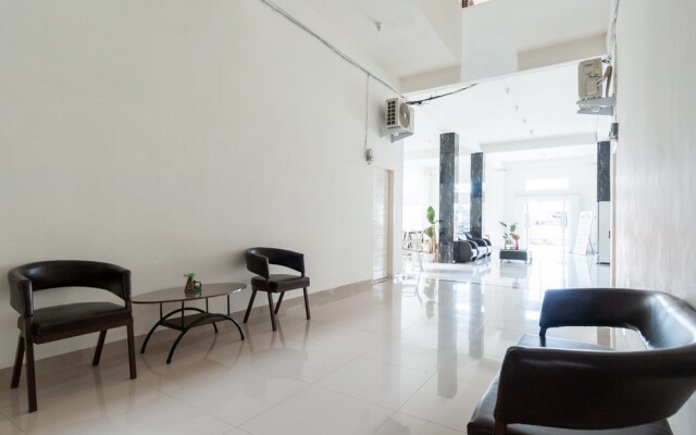 RedDoorz near UISU teladan Medan