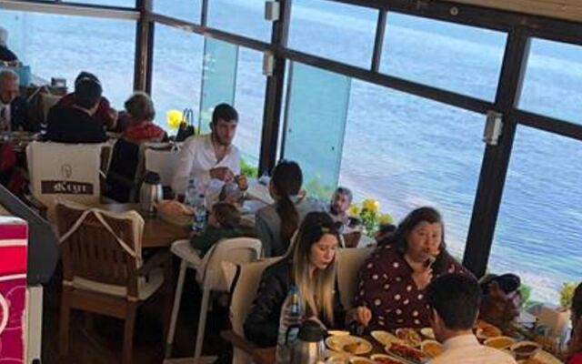Mavi Yaka Otel Cafe Restaurant