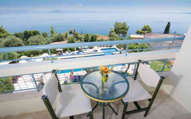 Alexandros Hotel 
