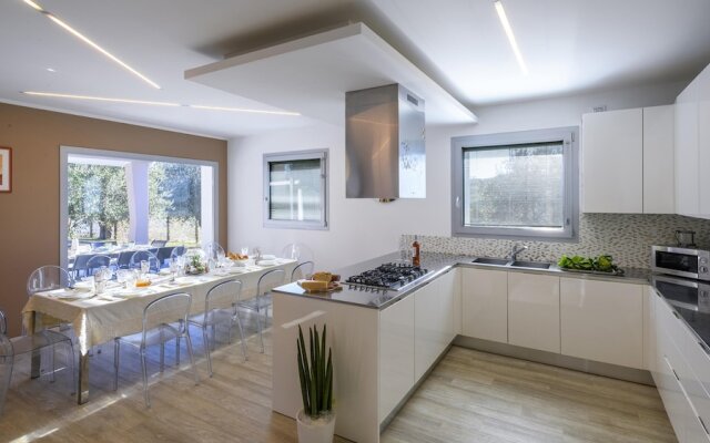 Villa Delle Ginestre 9 2 Emma Villas