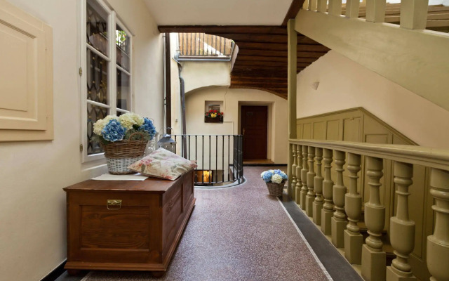 Black Star Suites