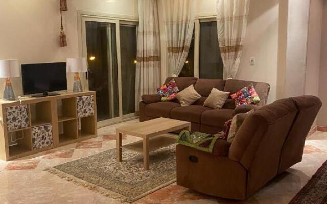 3 Room Apartment at Fifth Settlement with Hot Tub