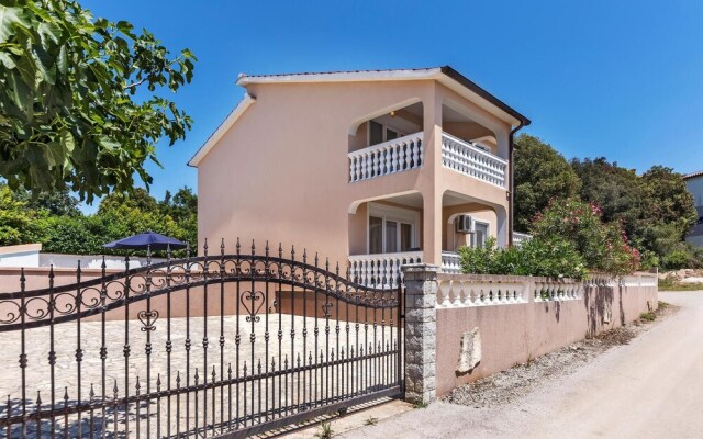 Beautiful Home in Betiga With Wifi and 4 Bedrooms