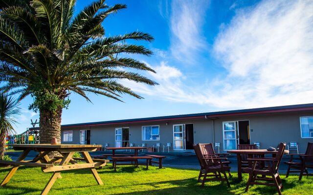 Charles Court Motel