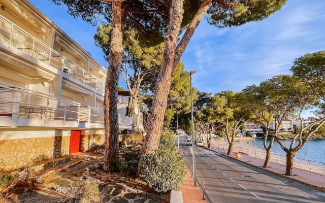 Marina 3 in Roses With 1 Bedrooms and 1 Bathrooms