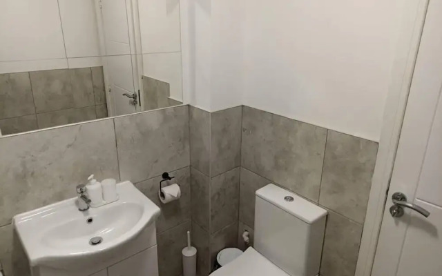 Leicester - Apartment - Sleeps 4 - 97ws