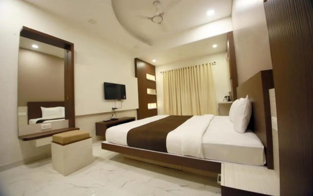 Hotel Madhuri Executive