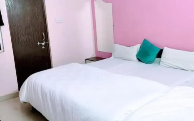 Goroomgo Hotel Shivay Varanasi