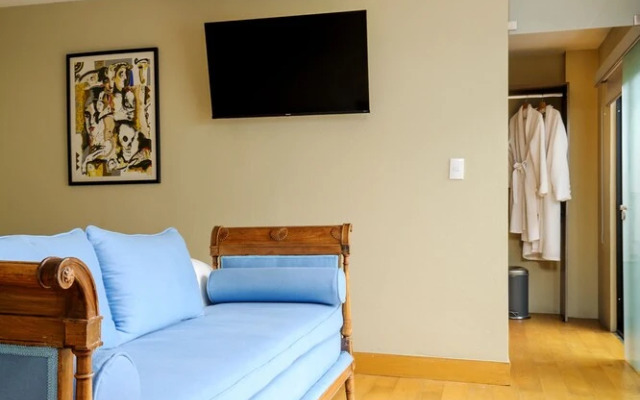 Upscale 4BR House in Condesa