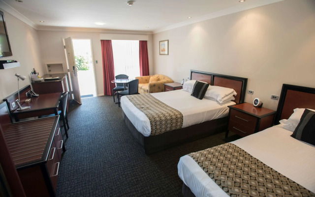 Best Western Plus All Settlers Motor Inn