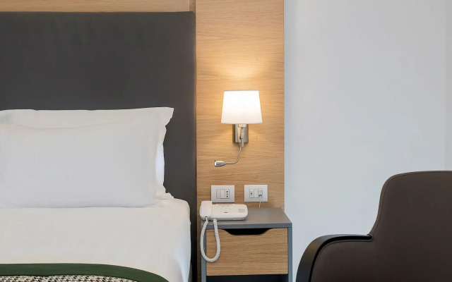 Holiday Inn Naples by IHG