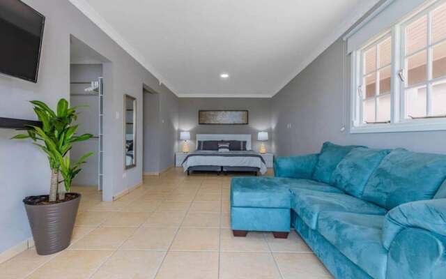 Remodeled 6BR - Privatepool Gameroom Close2beach