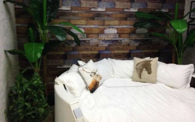 Wuhan U and I Theme Hotel