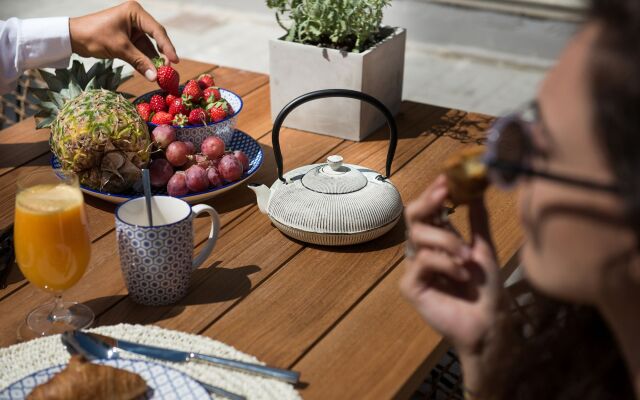 Nyx Chic Manor boutique hotel