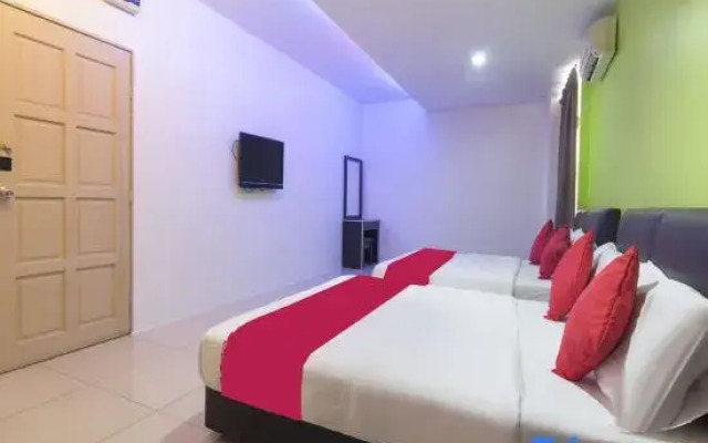 Mines Cempaka Budget Hotel