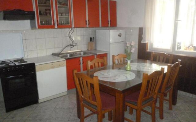 Apartment Sunny - 10 m from sea