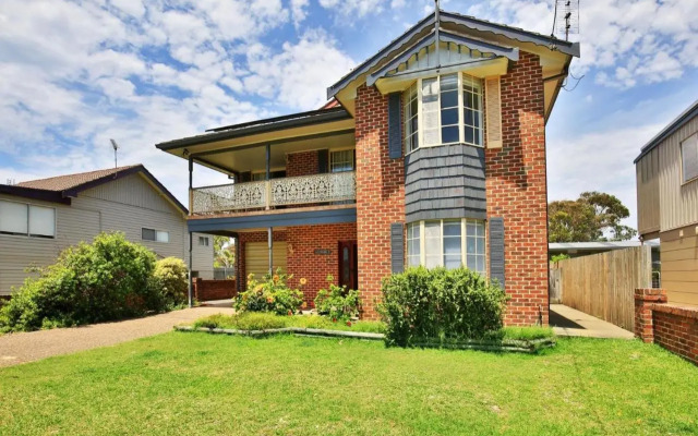 The Crescent - Pet Friendly - 1 Min To Beach