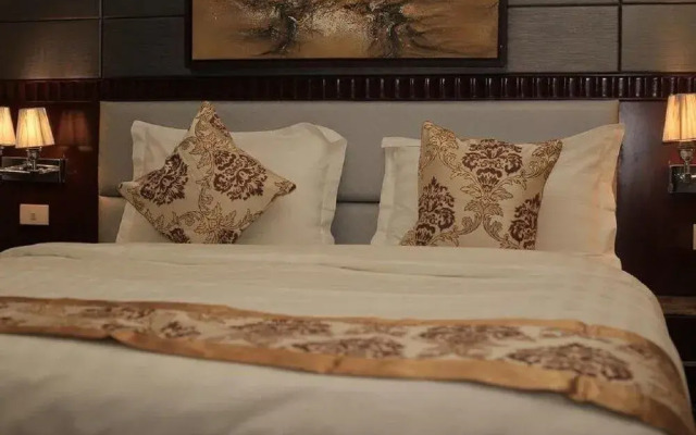 The 40th Pearl Hotel Suites