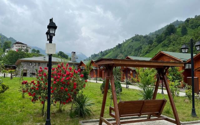 Teona Caglayan Bungalov