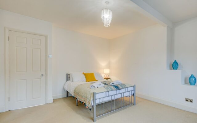 Kings Road Apartment