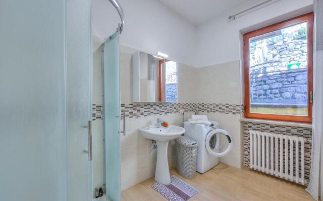 Sunny Apartment Lake View Laveno