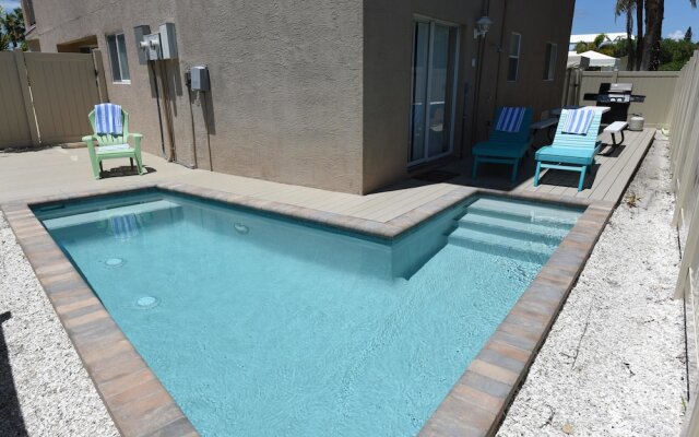 Beach Side Vista Apartment 6