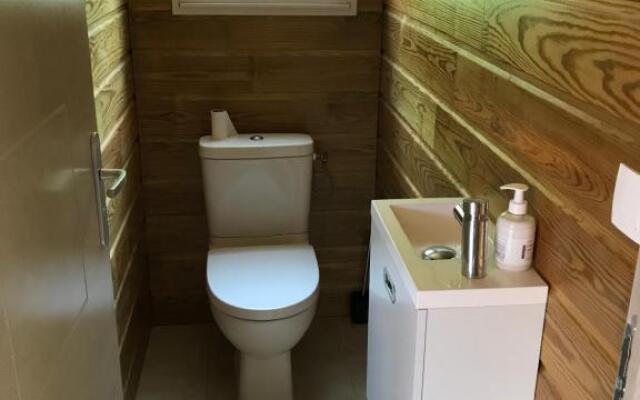 Villa neuve de standing en bois avec piscine