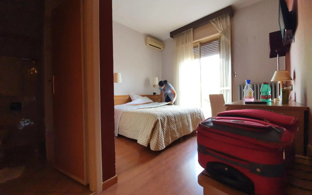 Air Hotel