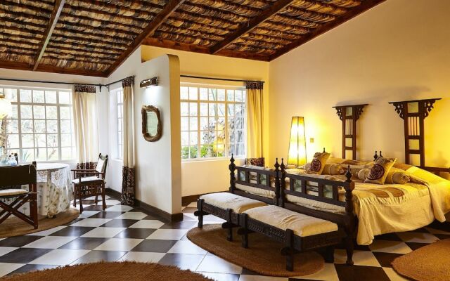 Hatari Lodge