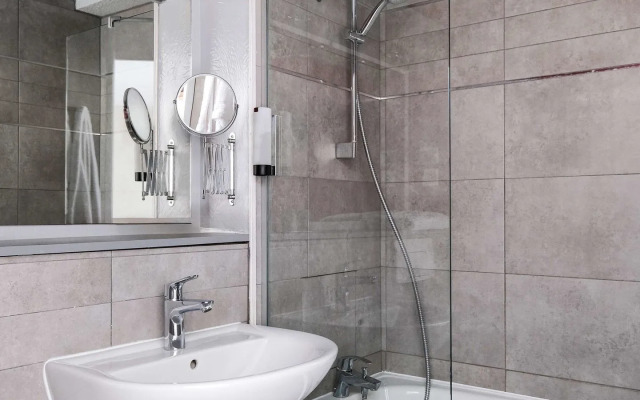 greet Hotel Massieux Lyon Nord