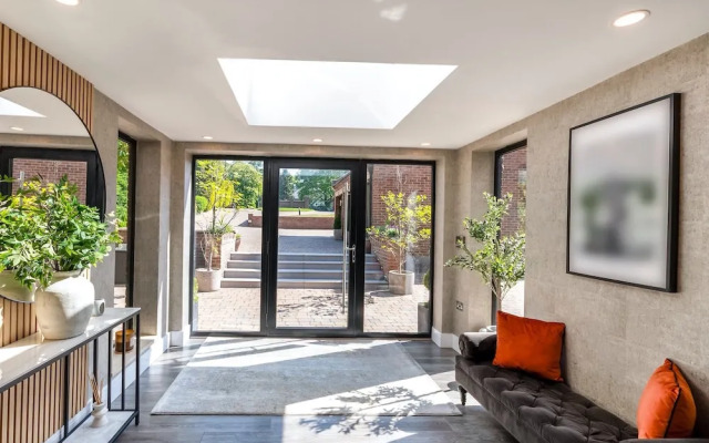 5 Bed Villa-sleeps 10-hot Tub-bar & Pool Table