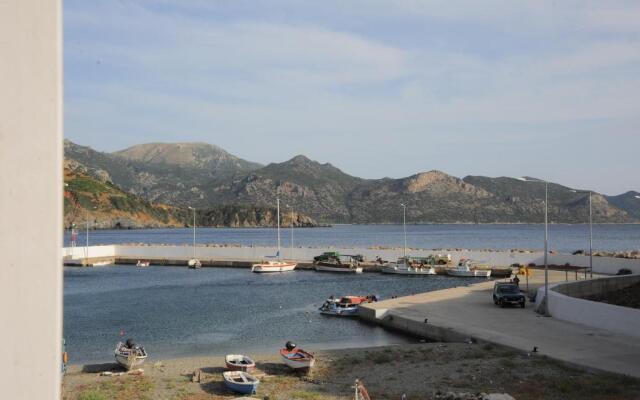 Dandy on the beach Fisherman's House - By the Sea