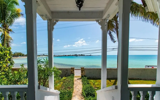 Folly & Guest House 6 Bedroom Home